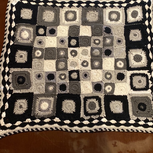 Baby Afghan - Picture 2 of 4